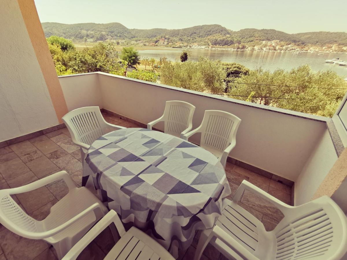 Haus Maro Apartment Supetarska Draga Exterior photo
